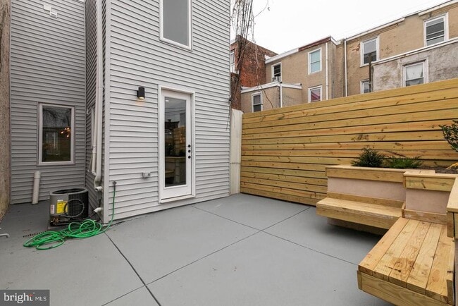 Building Photo - 2571 Trenton Ave