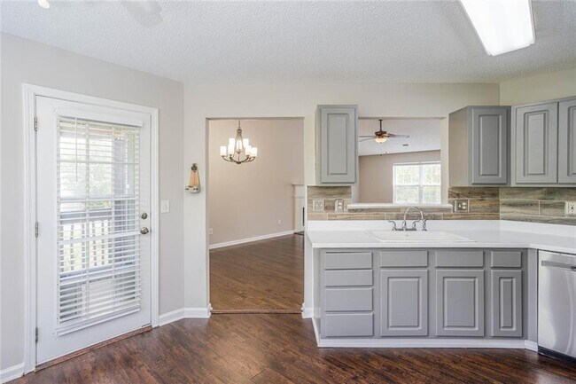 Building Photo - 3272 Peach Ct