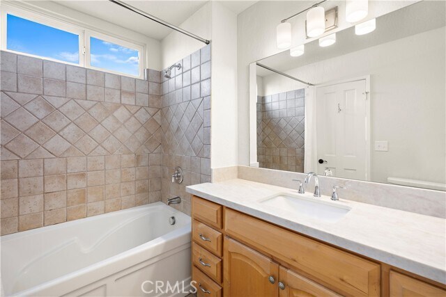 Building Photo - 1010 Tia Juana St