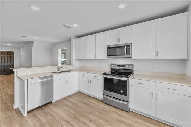 Building Photo - 445 Grenada Lk Dr