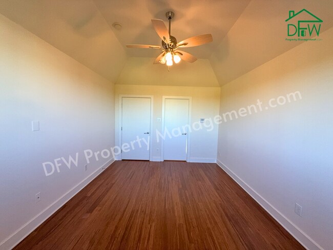 Building Photo - 4 Bedroom, 4 1/2 Bathroom Home with Pool for Lease in Irving