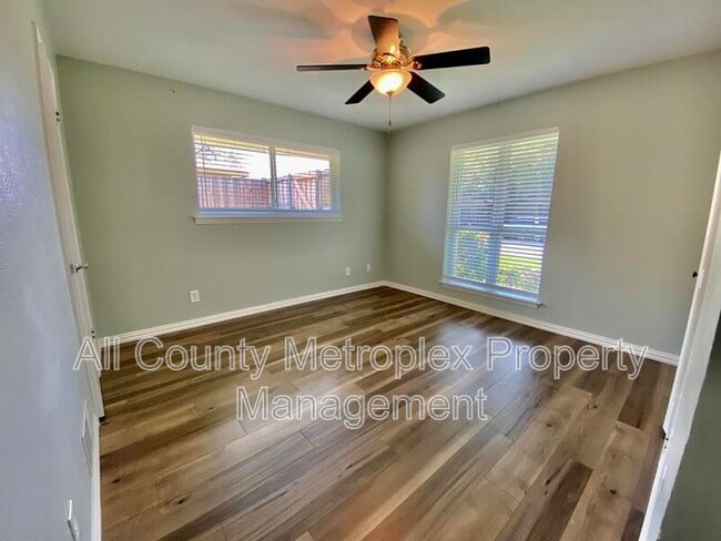 Building Photo - 3773 High Vista Dr