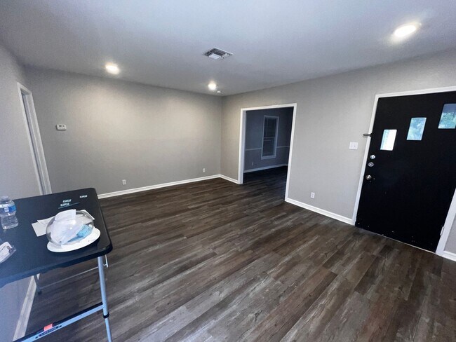 Building Photo - 3301 Austin St