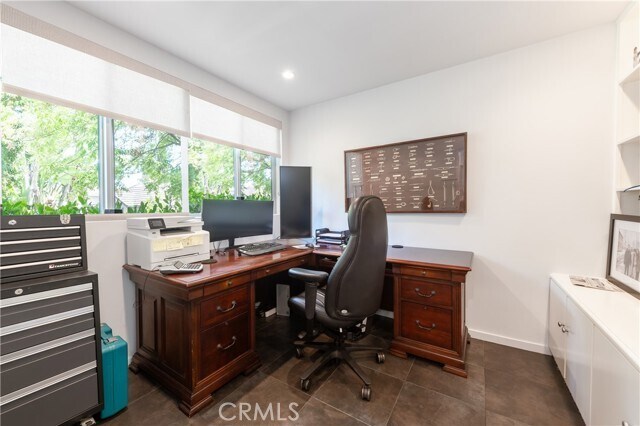 Building Photo - 15626 Royal Ridge Rd