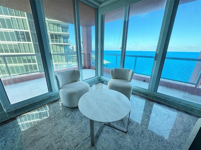 Building Photo - 2110 N Ocean Blvd