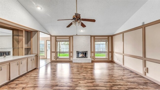 Building Photo - 10919 Paulwood Dr