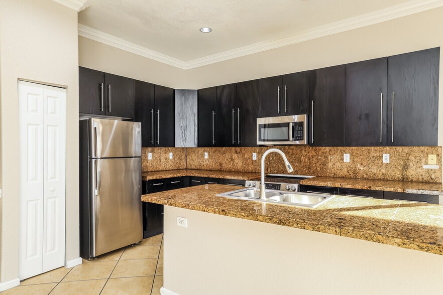 Building Photo - 5293 Sancerre Cir