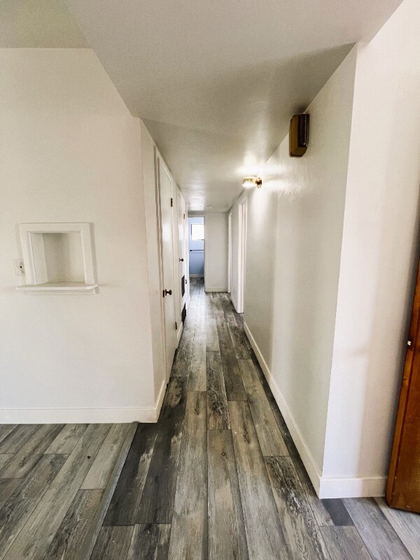 Building Photo - 413 E 3rd St