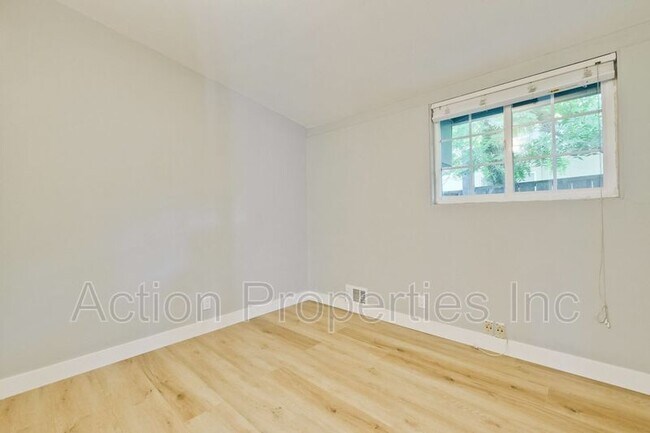 Building Photo - 18850 Newsom Ave