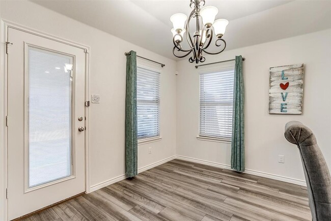 Building Photo - 3309 Comal Dr