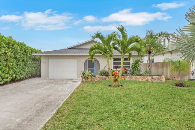 Building Photo - 758 103rd Ave N