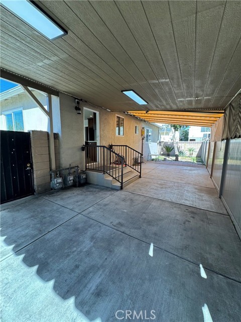 Building Photo - 12256 Vanowen St