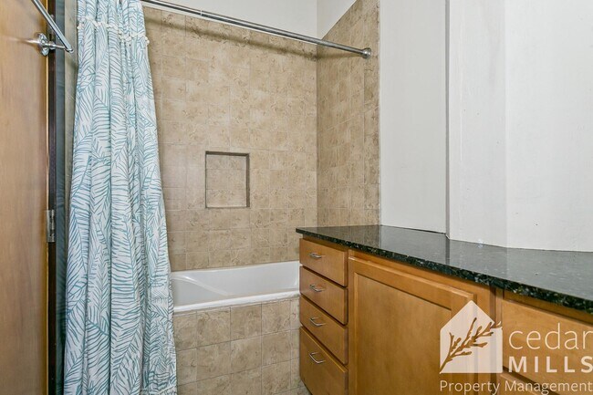 Building Photo - Lofts at St. Francis! 2 bed/2 bath for rent