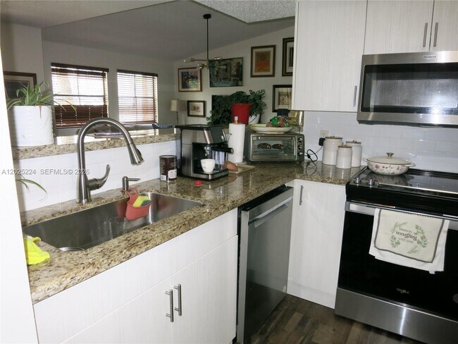 Building Photo - 15060 SW 103rd Terrace