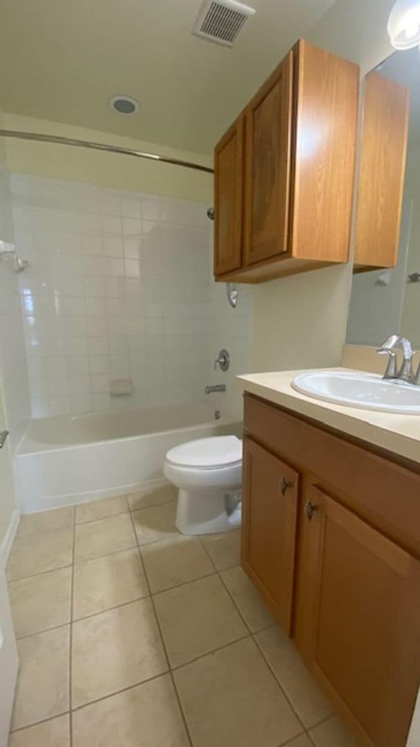 Building Photo - Gorgeous Light & Bright 3 Bedroom 2.5 Bath Townhome Corner Unit!!