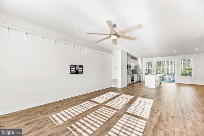 Building Photo - 43858 Eucalyptus Way