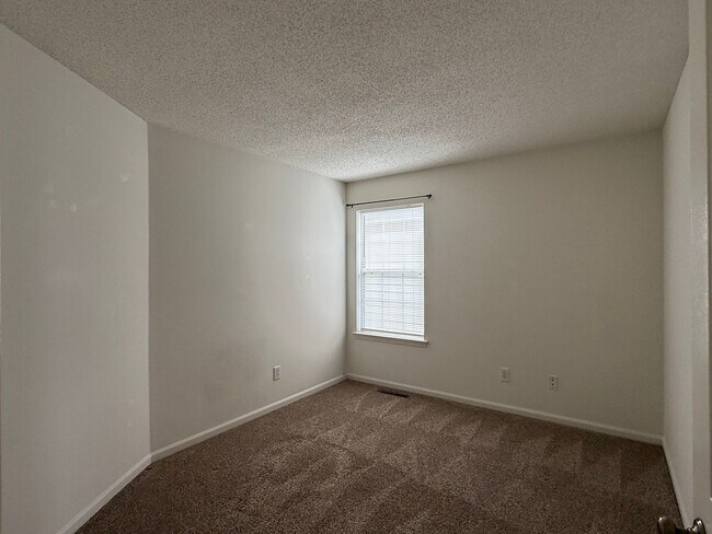 Building Photo - Condo Townhouse in Castleton Camden Village