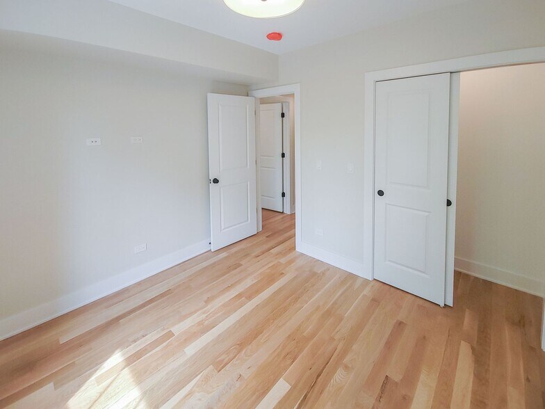 Building Photo - 4848 N Seeley Ave