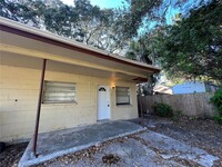 Building Photo - 808 Palm Bluff St