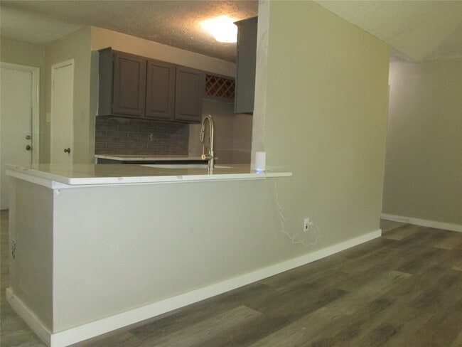 Building Photo - 2506 Portland Dr