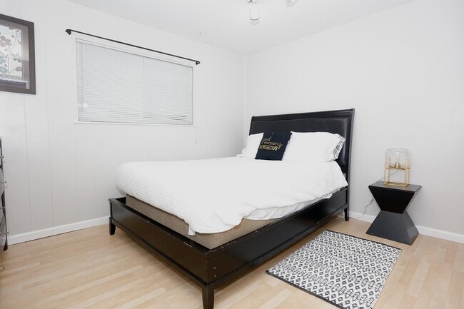 Building Photo - 1616 Washtenaw Ave