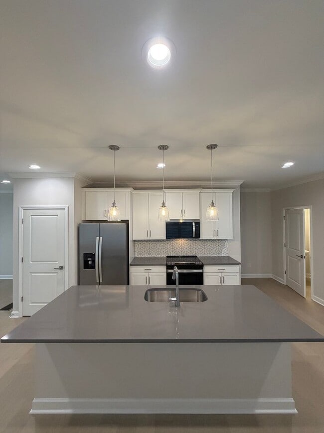 Building Photo - BRAND NEW TOWNHOMES AVALIABLE NOW