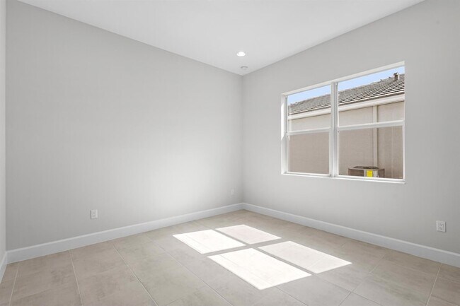 Building Photo - 14200 Lacebark