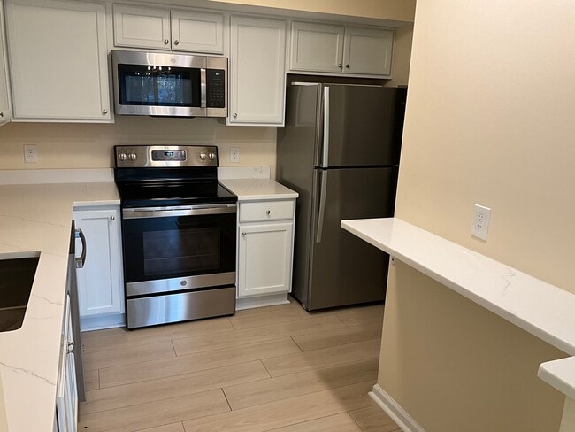 Building Photo - 1300 Cedarwood Dr