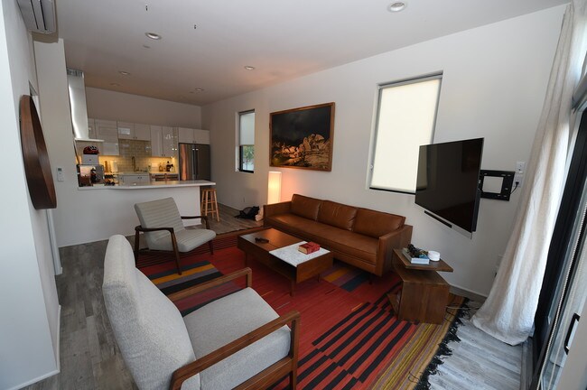 Building Photo - 1509 Cabrillo Ave