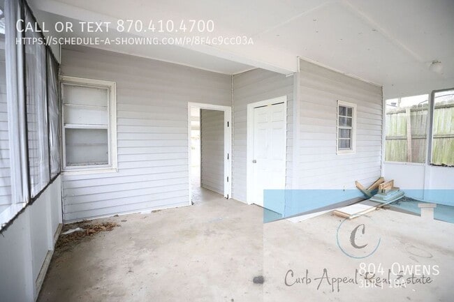 Building Photo - 804 Owens-