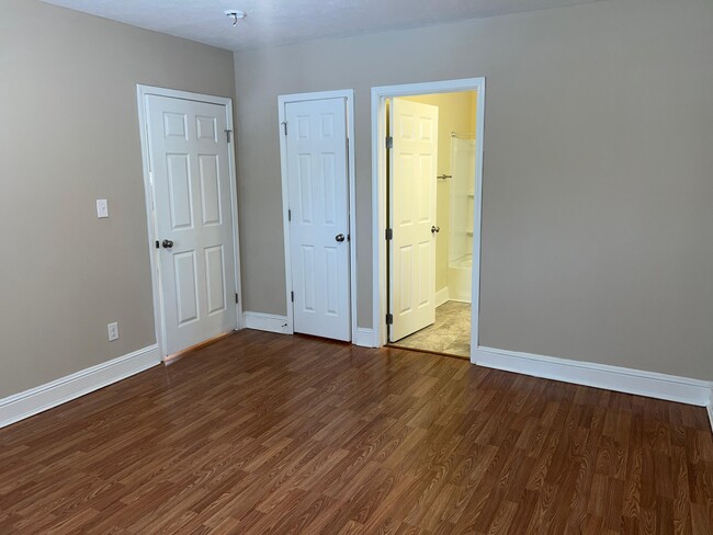 Building Photo - 202 Shetland Dr