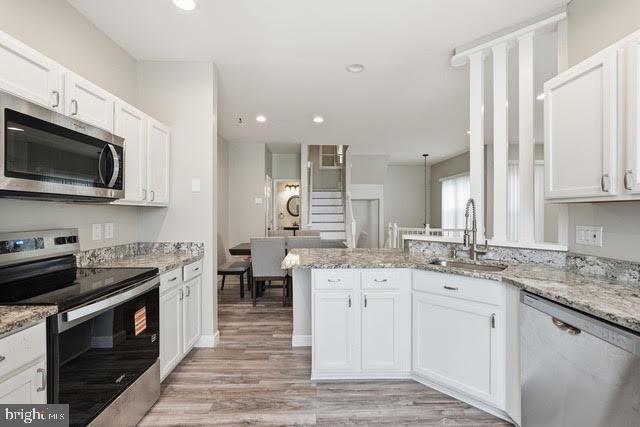 Building Photo - 44142 Shady Glen Terrace