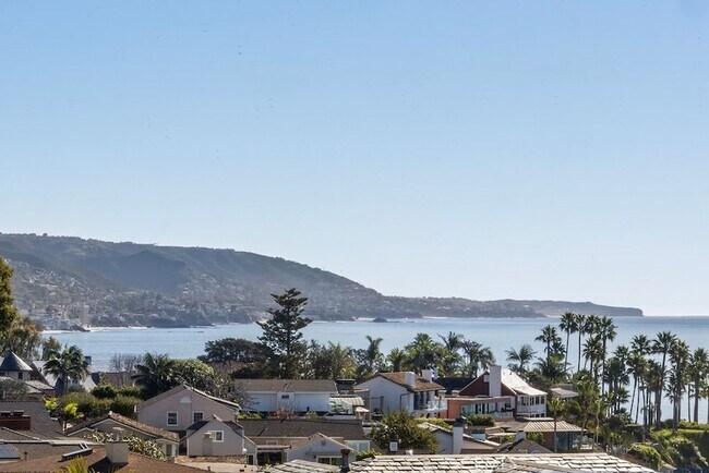 Building Photo - 128 Crescent Bay Dr