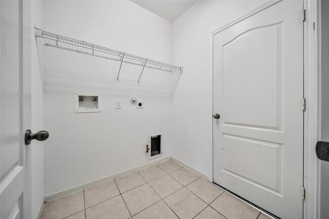 Building Photo - 7427 Rustic Chase Dr