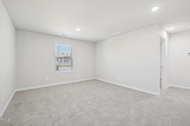 Building Photo - 721 Deschutes Dr