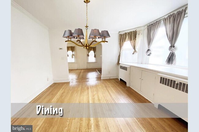 Building Photo - 5107 Midwood Ave