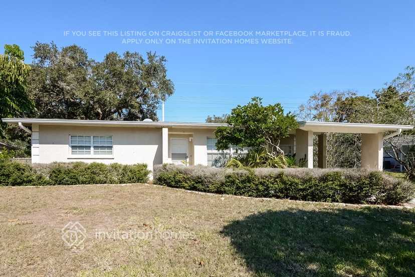 Building Photo - 3701 Schwalbe Dr