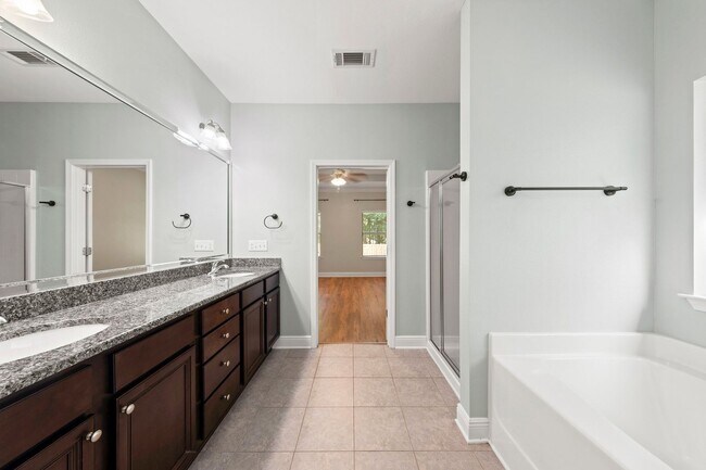Building Photo - Luxury home in a premier neighborhood!