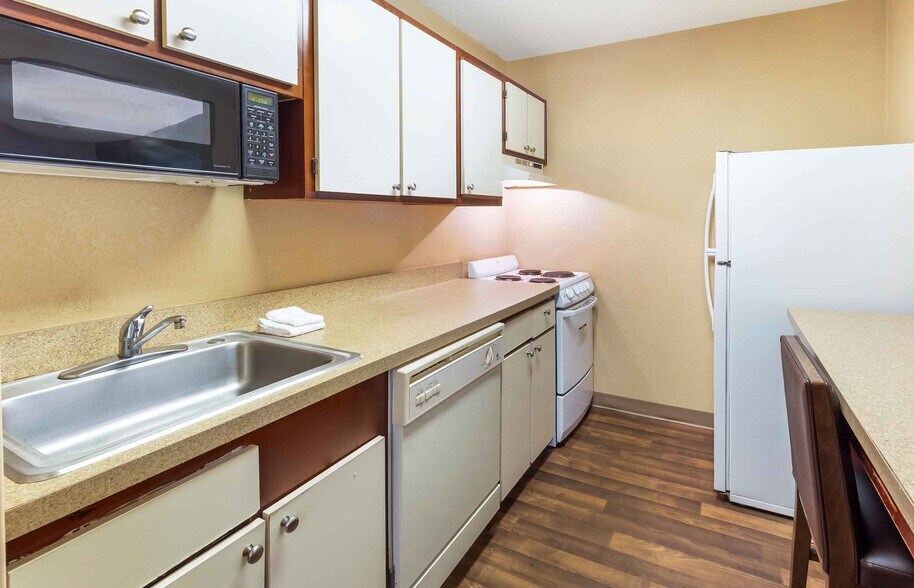 Building Photo - Furnished Studio-Raleigh - Cary - Regency ...