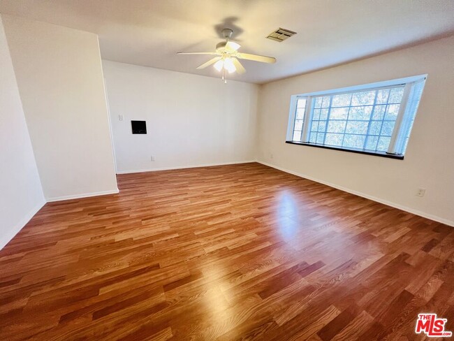 Building Photo - 6124 Corbin Ave