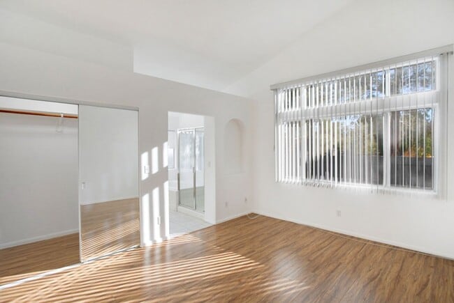 Building Photo - Single Story, 3 Bedroom, Peccole Ranch Beauty