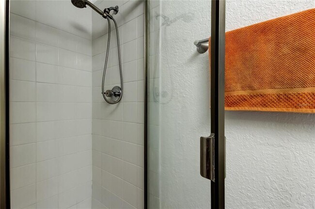 Building Photo - 12261 Sailwinds Dr