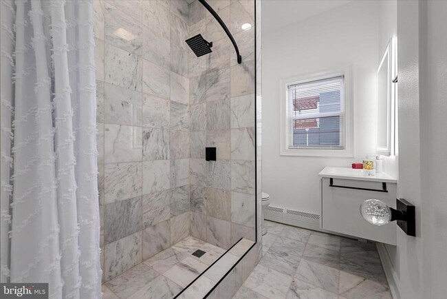 Building Photo - 40 E Piccadilly St