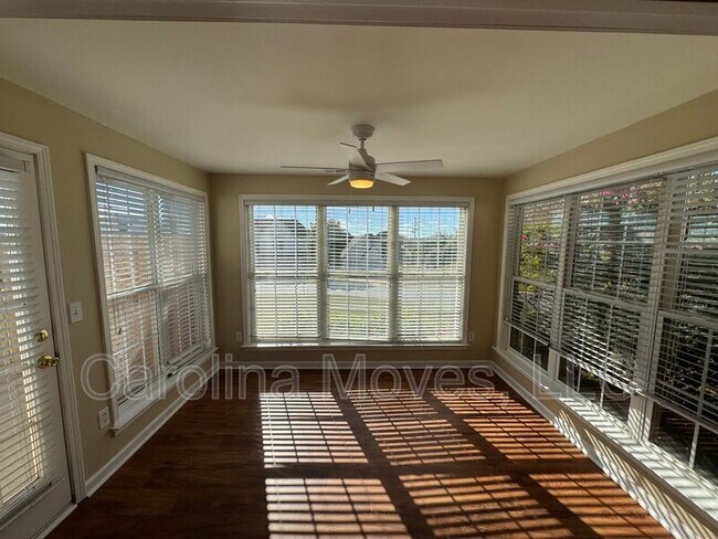 Building Photo - 500 Cliffview Ct
