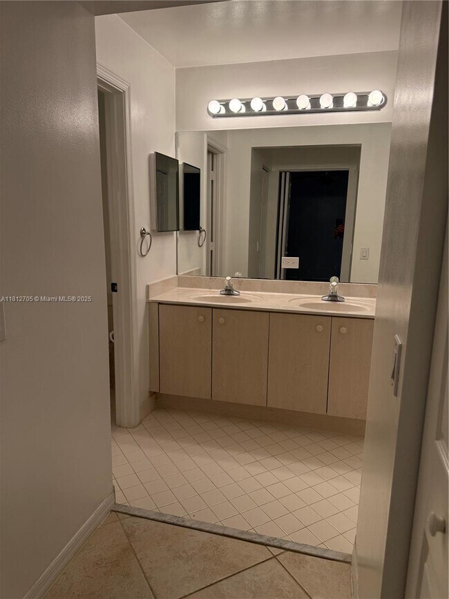Building Photo - 1641 Zenith Way