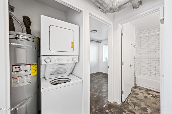 Building Photo - 3601 N 15th Ave