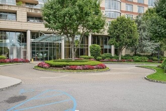 Building Photo - 8100 River Rd