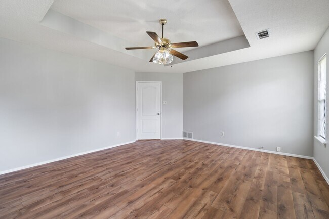 Building Photo - 8808 Timberlyn Way
