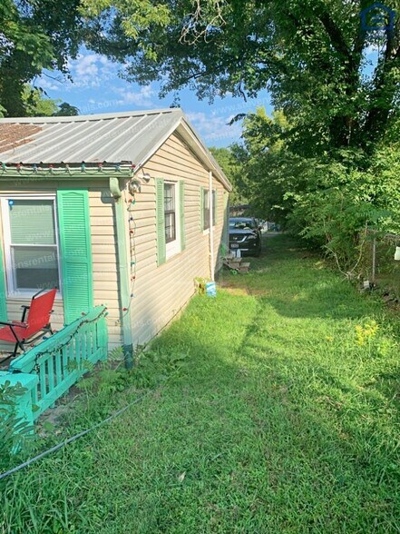 Building Photo - 3015 Sunset Ave