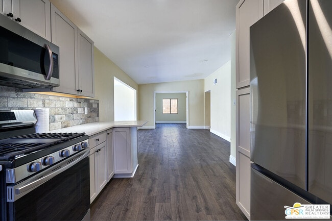Building Photo - 51311 Avenida Velasco